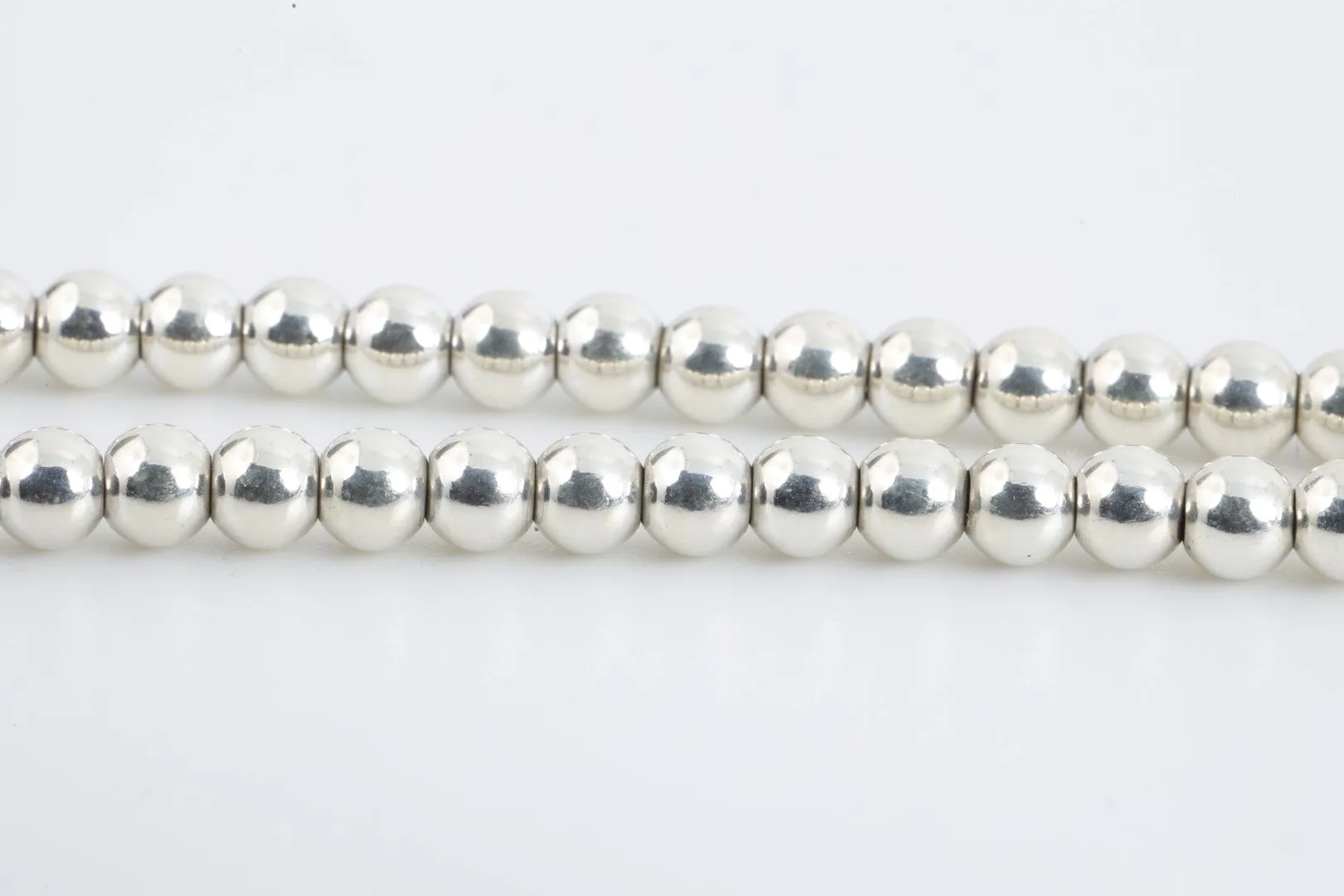 6.5" Tiffany & Co. 925 Silver Diamond Return to Tiffany Bead Bracelet (5.62g.)