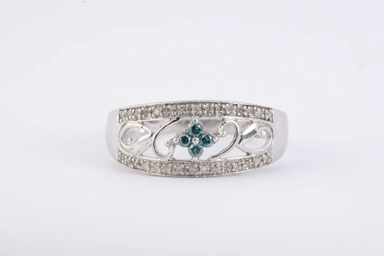 925 Silver 0.38tcw Teal & White Diamond Ring Size 9 (3.75g.)