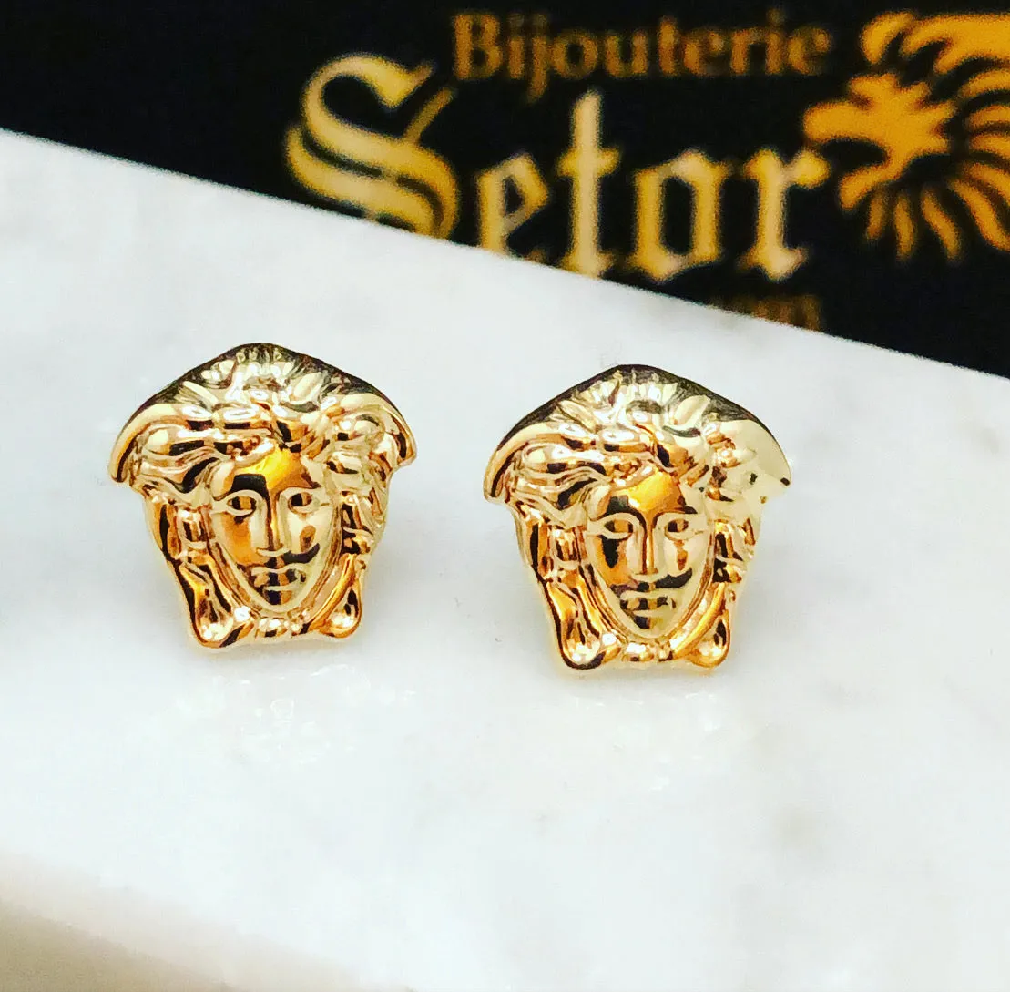 Medusa face stud earrings E066