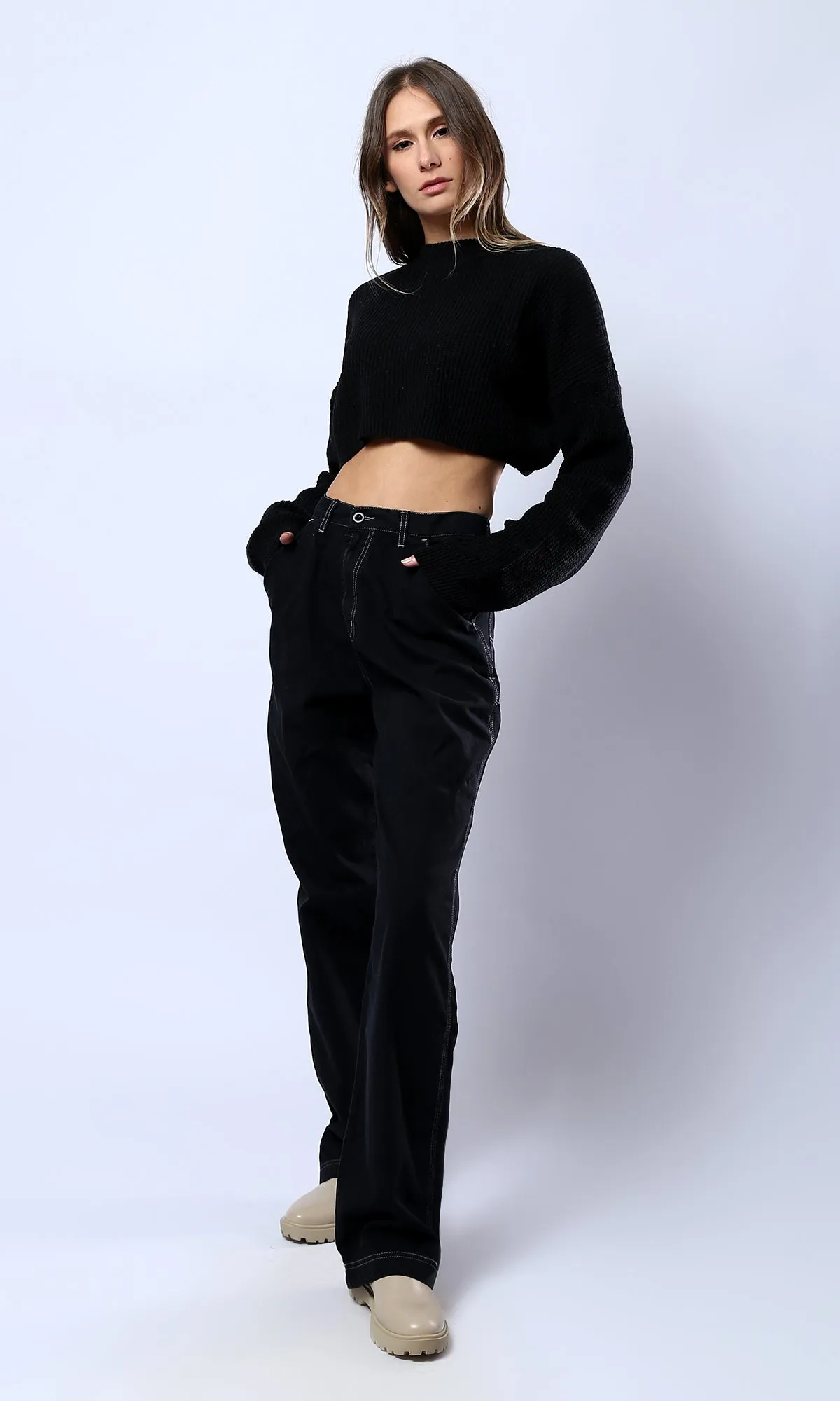 O172584 Slip On Relaxed Black Cropped Pullover