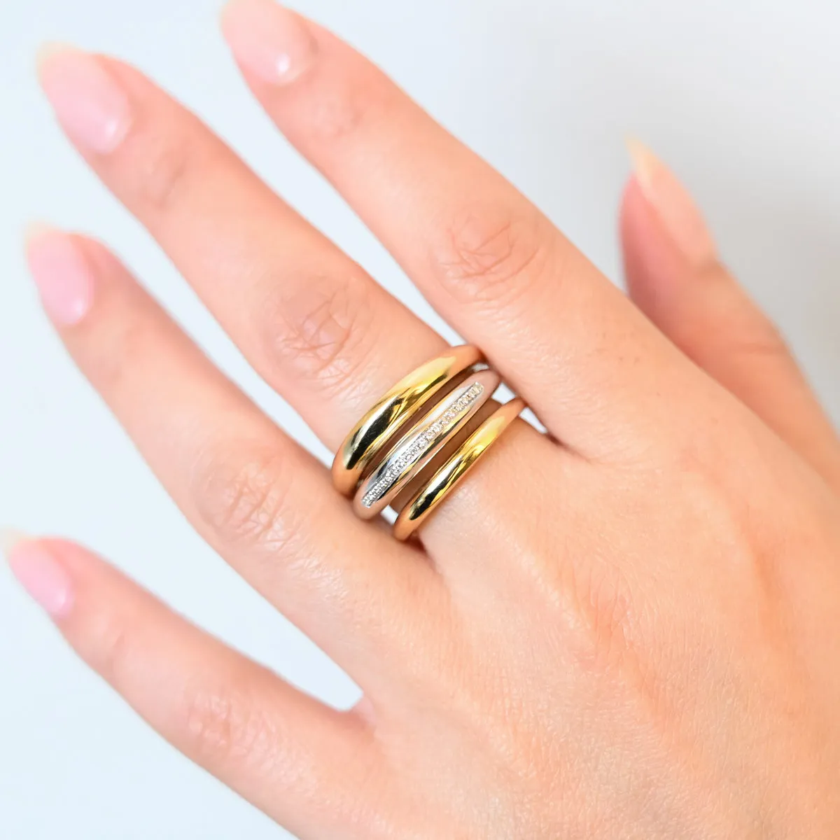 Single Line Pavé Rising Tusk Ring